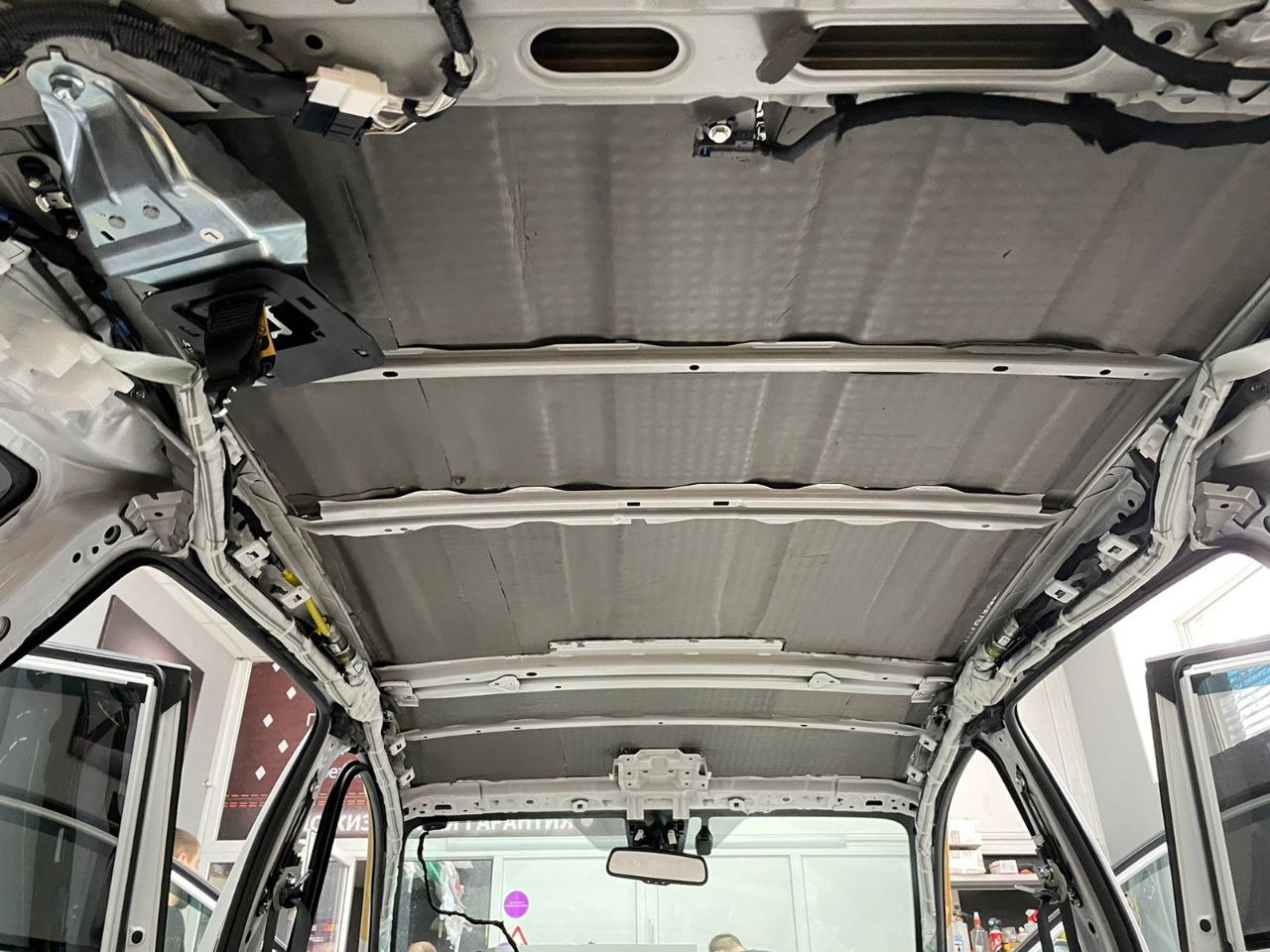 Крыша 3 сл шумопоглотитель+антискрип шумоизоляция Toyota RAV4 фото